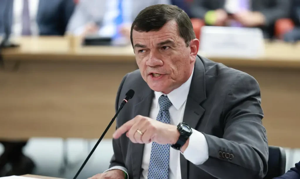 Defesa alega que ex-ministro atuou “ativamente” contra golpe de Estado