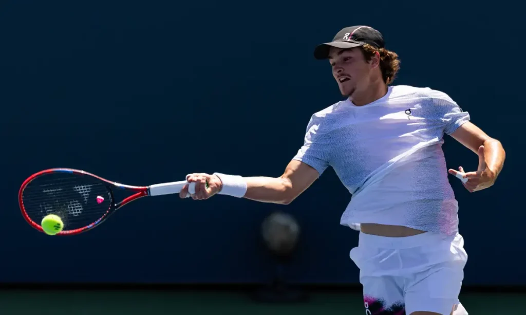 João Fonseca é superado por número 22 do mundo e se despede do US Open