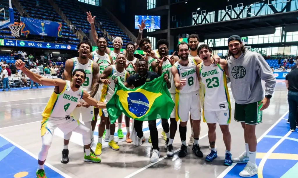 Brasil decide Copa América de basquete masculino contra Argentina