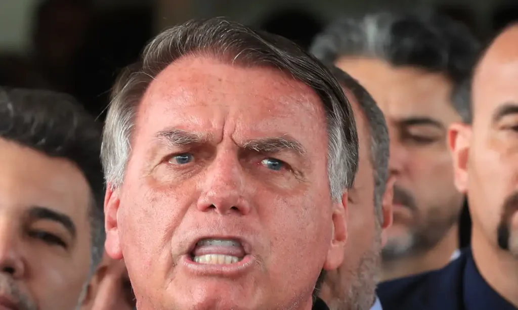Exames de Bolsonaro indicam resquícios de inflamações pulmonares