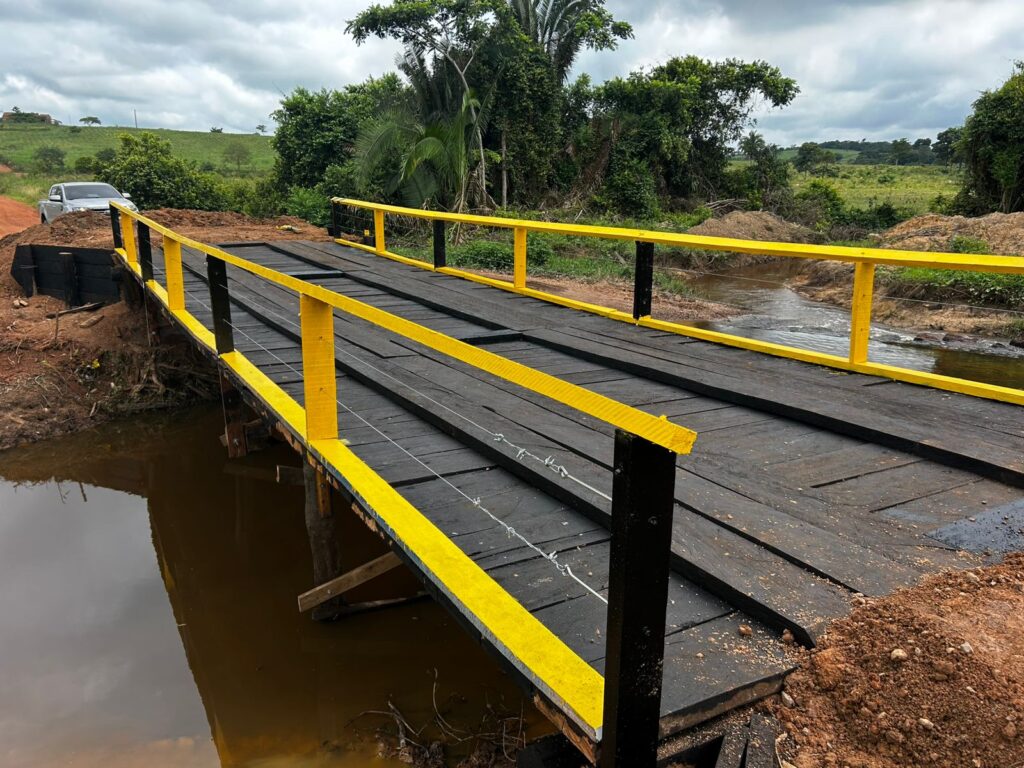 PONTE DO DISTRITO 17 DE ABRIL É ENTREGUE À POPULAÇÃO.
